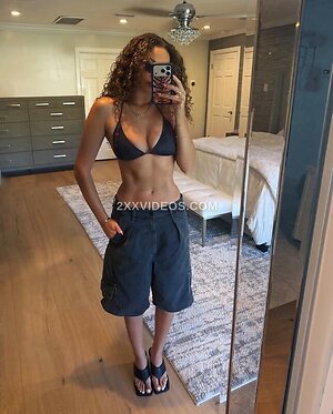Madison Pettis photo