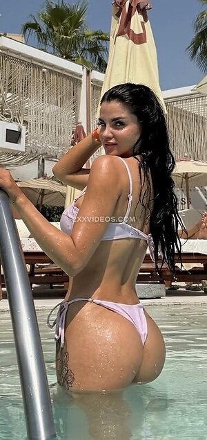 Maisie Hunns More Nude Photos