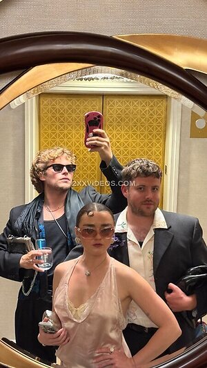 Maisie Williams photo