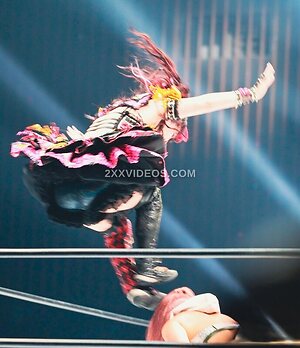 Maki Itoh photo
