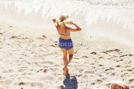 Margot Robbie Nude Leaked Photo #12