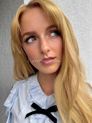 Mckenna Grace photo