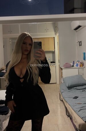 Mepzzi16 Nude Photos