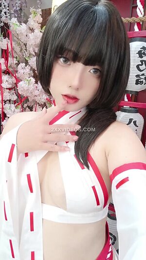 Messie Huang photo
