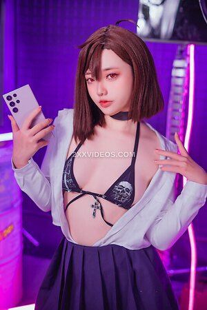 Messie Huang photo
