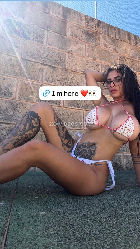 Mia Reinhard photo