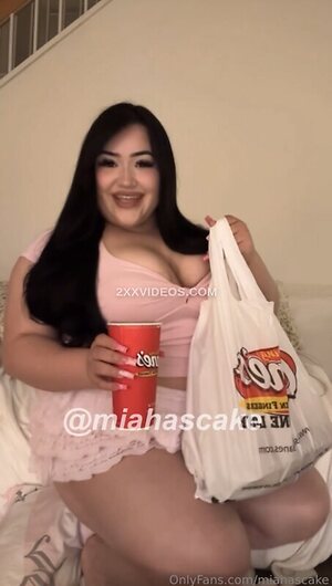 miahascake ms.munchiess Mia Marie