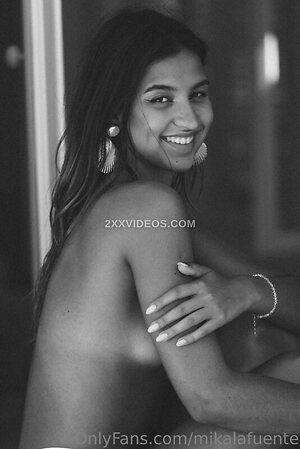 Mikaela Lafuente photo