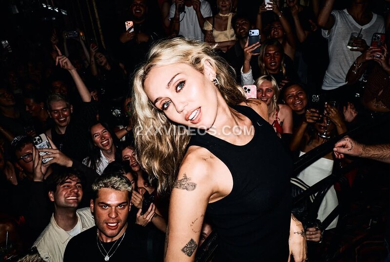 Miley Cyrus photo
