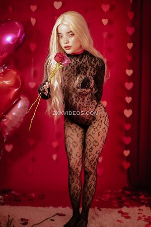 mili_moon_