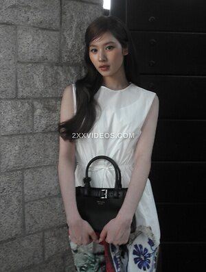 Minatozaki Sana photo