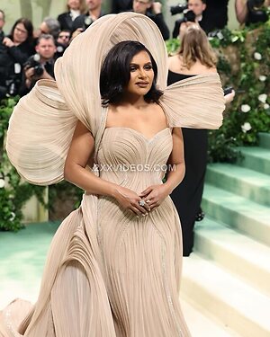 Mindy Kaling Nude Leaked Photo #13