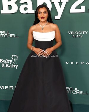 Mindy Kaling photo