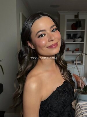 Miranda Cosgrove Nude Leaked Photo #2
