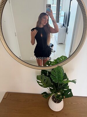 mole Nude Leaked Photo #4