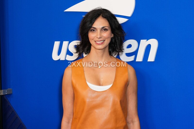 Morena Baccarin photo