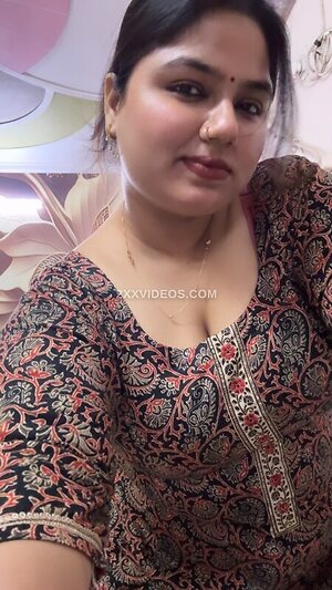 Naina Singh nainasingh__official https: photo