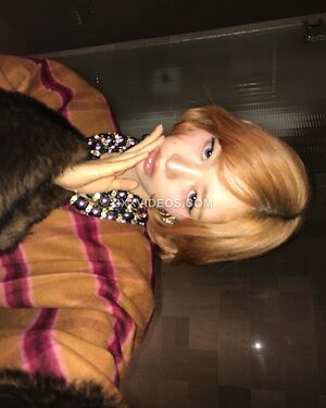 Naoi Rei More Nude Photos