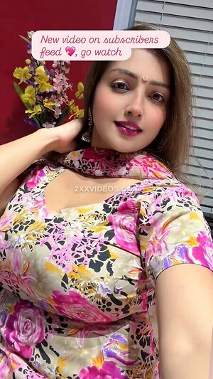 Neetu Dhillon n_i_t_u_11 Nude Leaked Photo #8