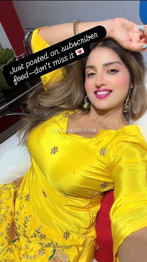 Neetu Dhillon n_i_t_u_11 Nude Leaked Photo #12