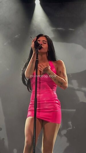Nessa Barrett photo