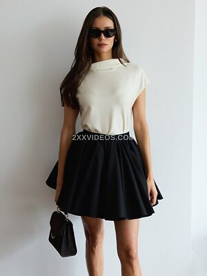Nina Dobrev photo