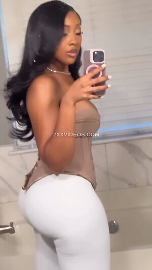 Nneka Nude Leaked Photo #2