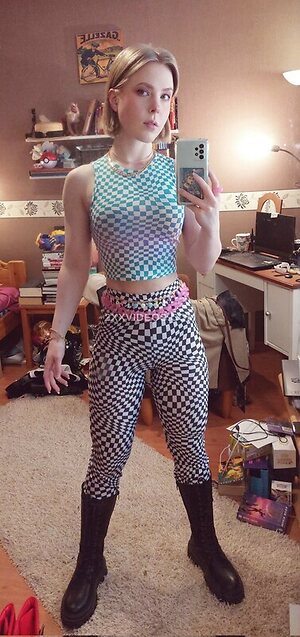 Nooramorph Nude Photos