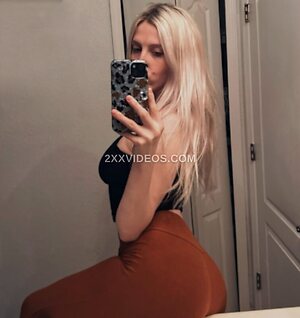 noturavgbl0nde Nude Leaked Photo #2