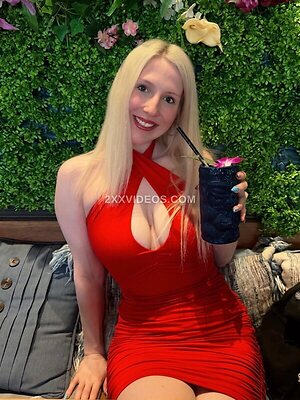 noturavgbl0nde Nude Leaked Photo #32