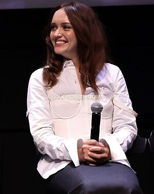 Olivia Cooke photo