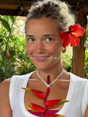 Olivia Ponton photo