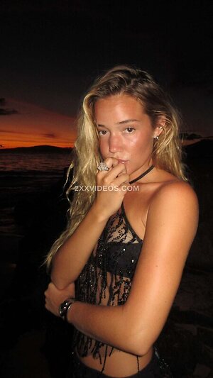 Olivia Ponton photo