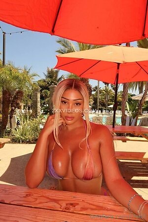 Pamela Nude Leaked Photo #10