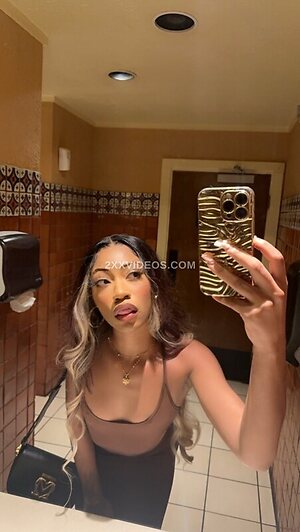 Partyinpariss Nude Leaked Photo #2