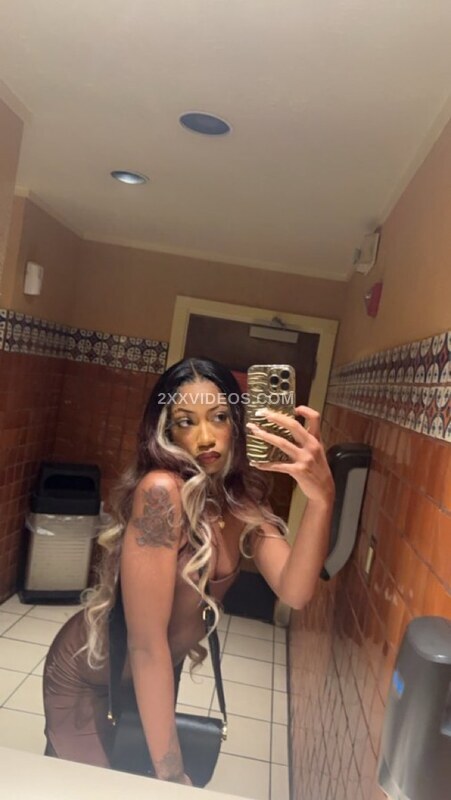 Partyinpariss photo