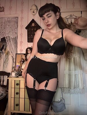 porcelainmilkbottle Nude Leaked Photo #15