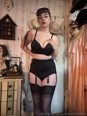 porcelainmilkbottle Nude Leaked Photo #16