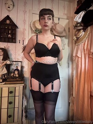 porcelainmilkbottle Nude Leaked Photo #17