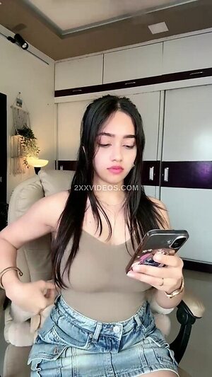 Priyanka Bhuti Nude Leaked Photo #12