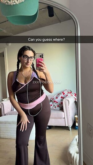 qveenjulia Nude Leaked Photo #37