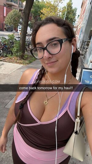 qveenjulia Nude Photos