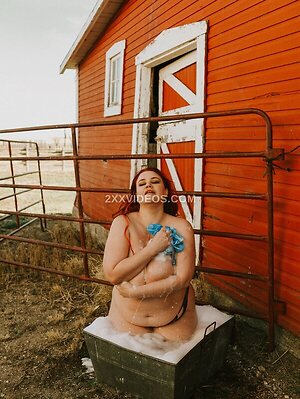Ruby Roxx Super Curvy Model NUDE Photos and Videos photo
