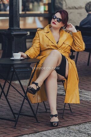 Ruby Roxx Super Curvy Model NUDE Photos and Videos