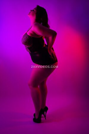 Ruby Roxx Super Curvy Model NUDE Photos and Videos photo