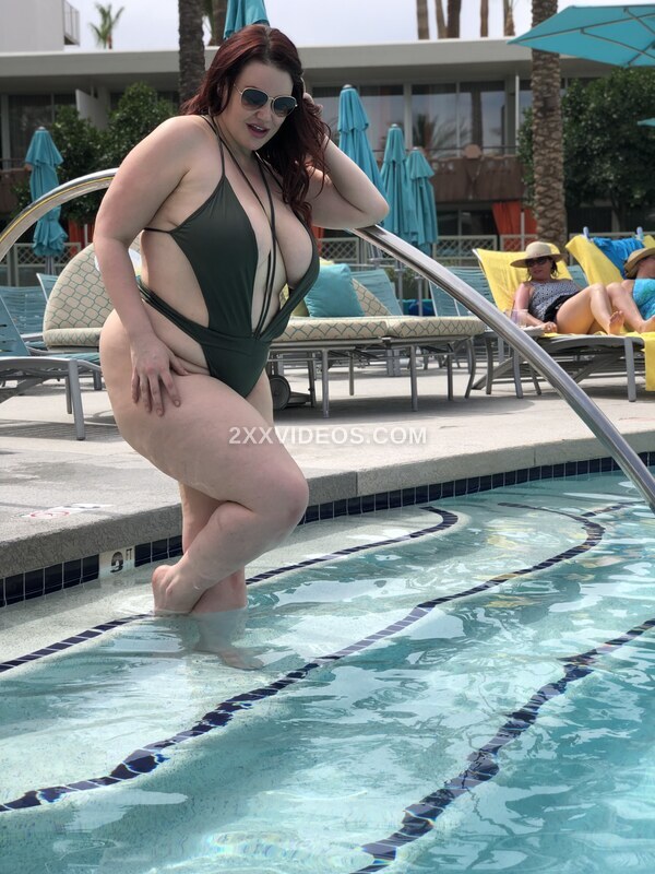 Ruby Roxx Super Curvy Model NUDE Photos and Videos photo
