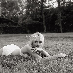Sabrina Carpenter Nude Leaked Photo #7