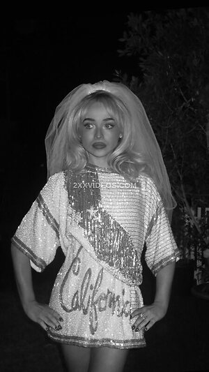 Sabrina Carpenter photo