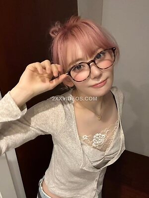 Sakura Miyawaki photo