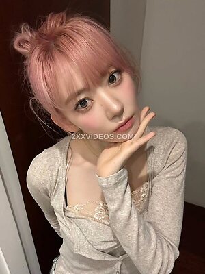 Sakura Miyawaki photo